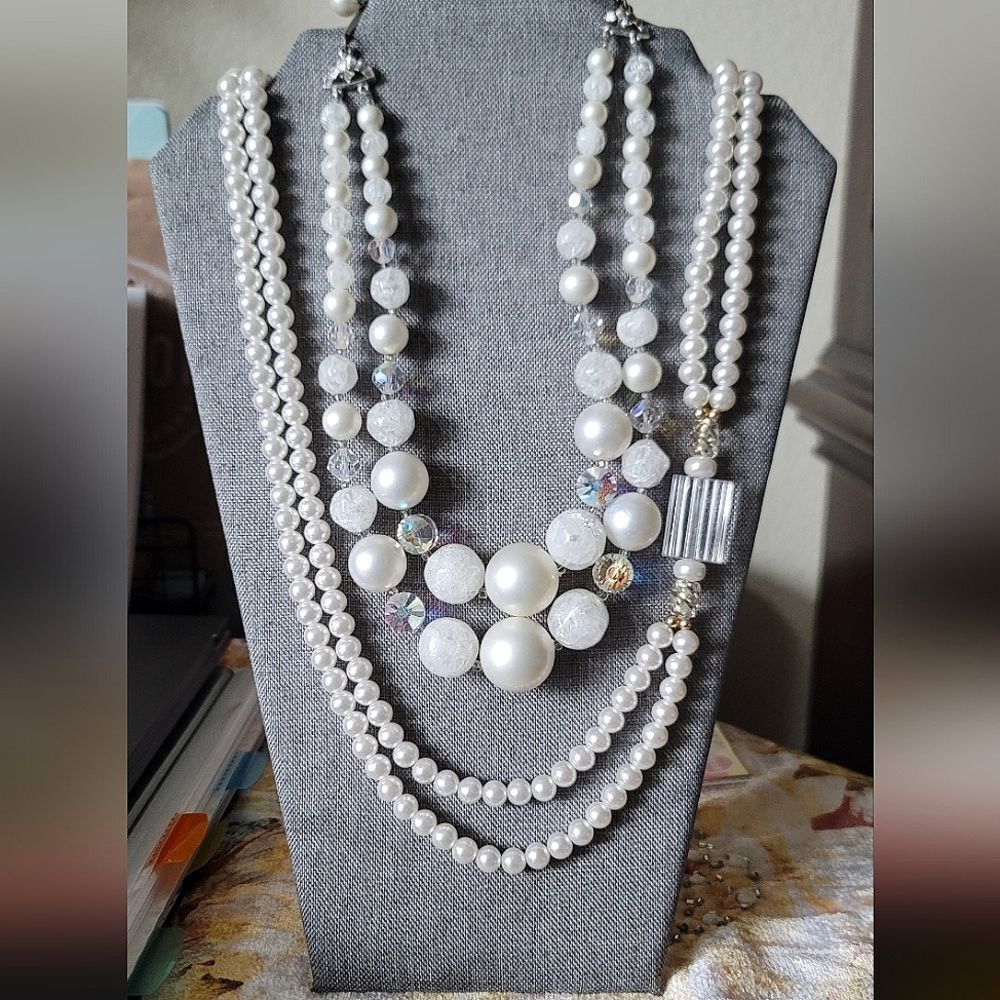 Elegant Pearl Necklace Set